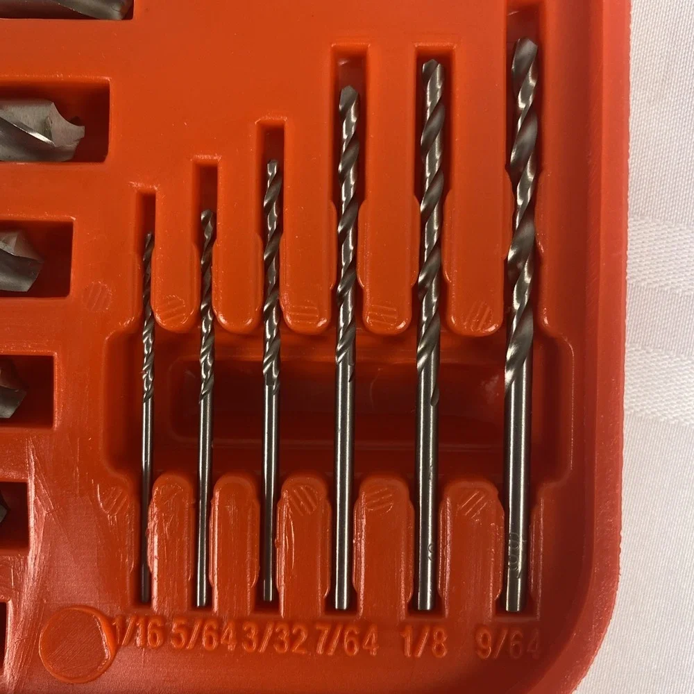 SKIL 21 Piece Drill Set for Wood, Plastic and Metal with Heavy Duty Storage Case